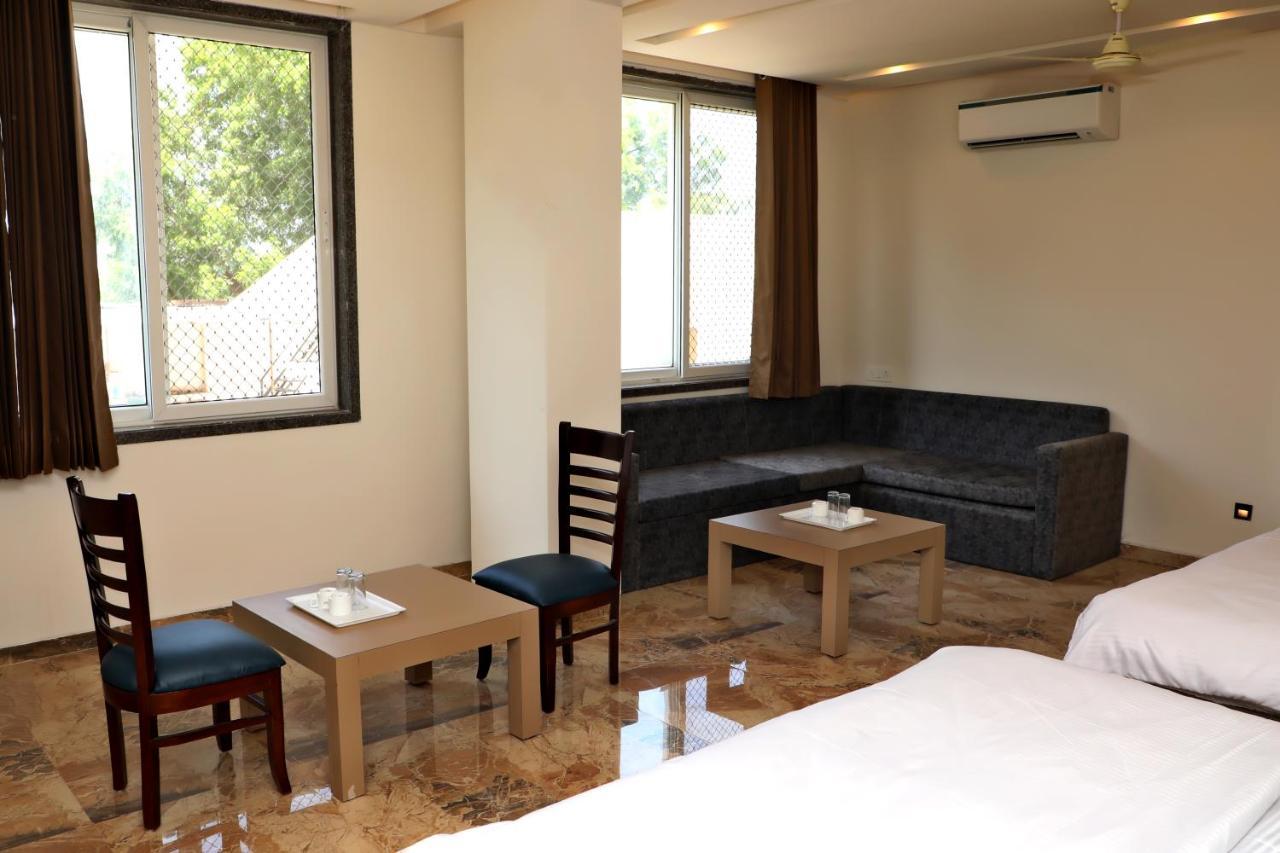 Hotel Keshav Inn Rajsamand Ngoại thất bức ảnh
